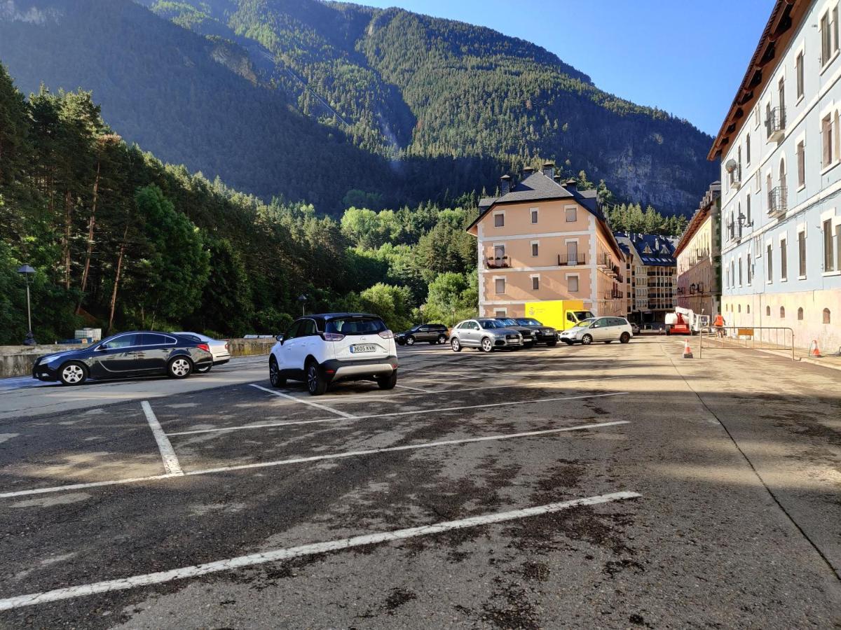 Appartement "Leo Pixel" Avairent Canfranc Estacion Extérieur photo