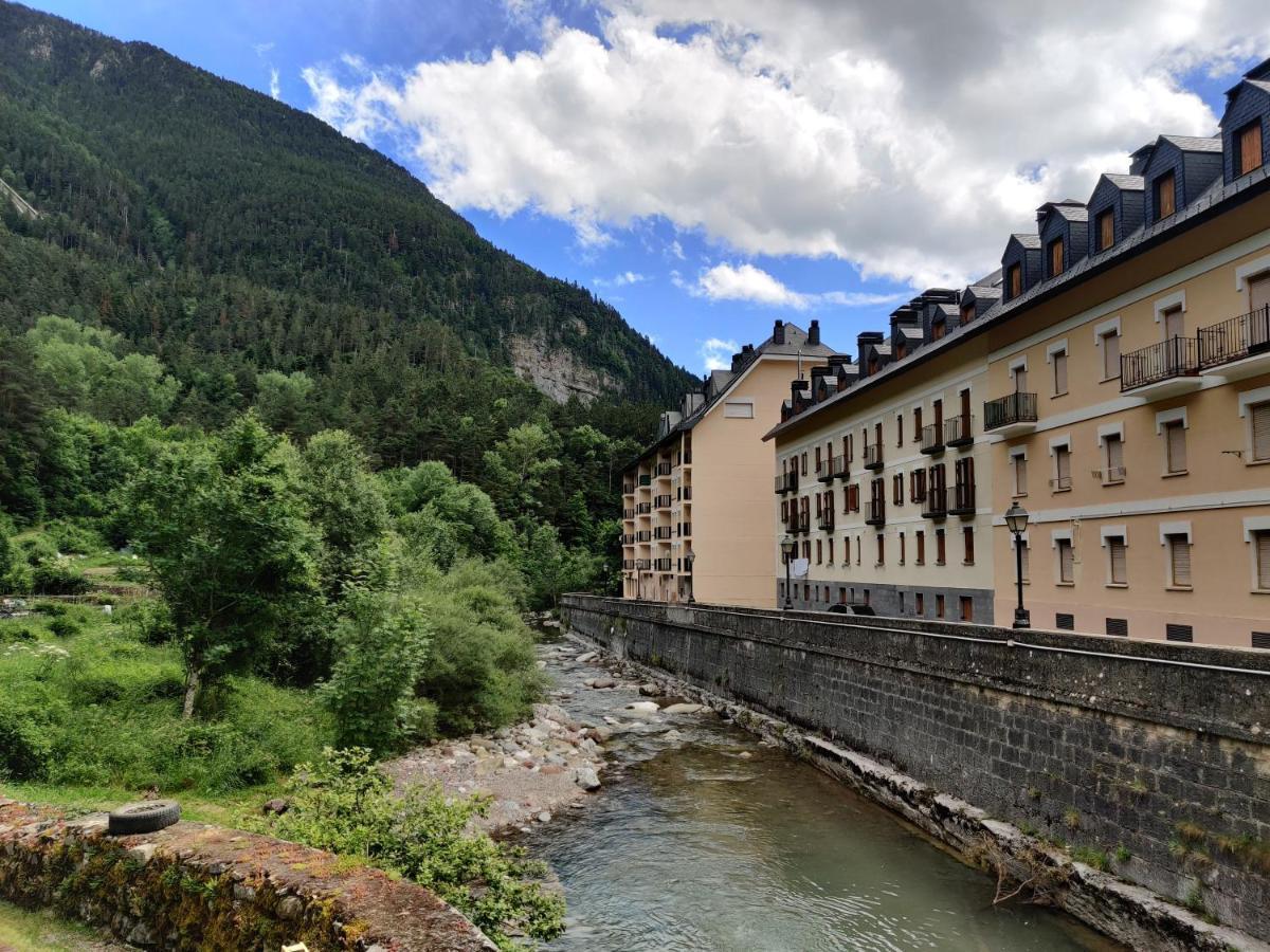Appartement "Leo Pixel" Avairent Canfranc Estacion Extérieur photo